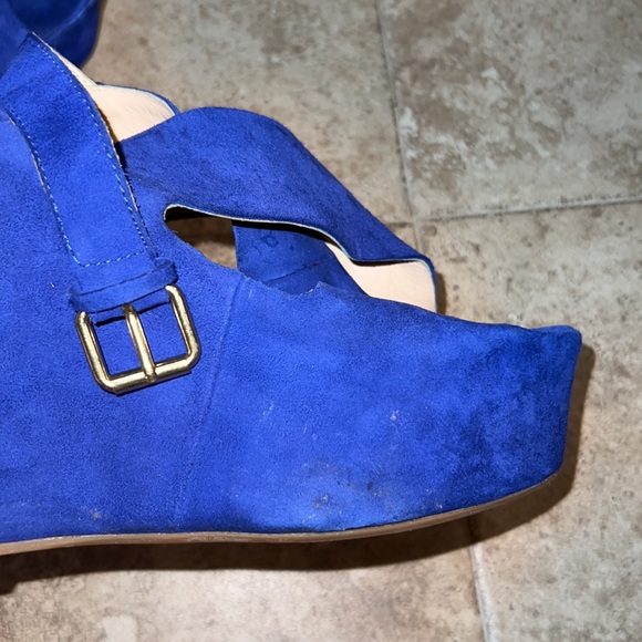 DOLCE VITA Blue Suede Wedge Sandals - Picture 7 of 8